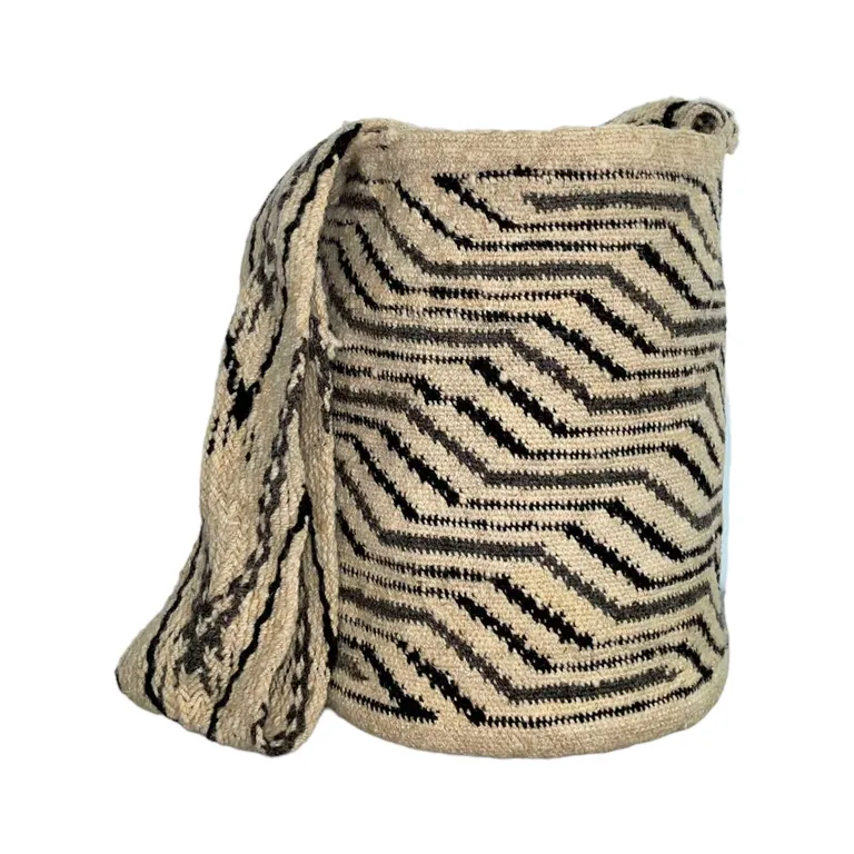 Mochila Arhuaca L-04 — iluminación corregida, foto 1 Mochila Arhuaca L-04 — vista 1